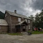 Store Ringheim Og Restaurant Voss