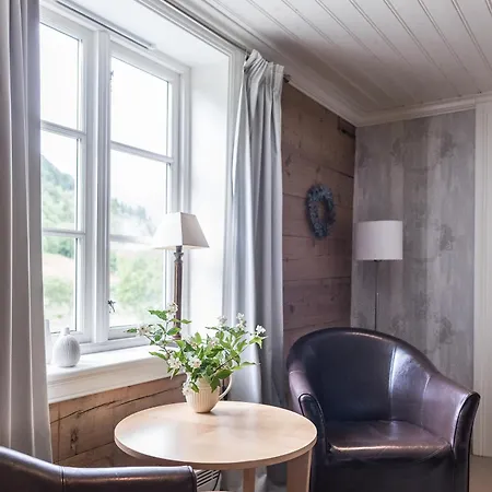 Szálloda Store Ringheim Og Restaurant Voss