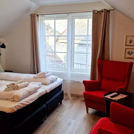 Store Ringheim Og Restaurant Voss