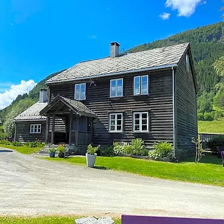 Store Ringheim Og Restaurant