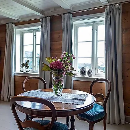 Store Ringheim Og Restaurant Voss