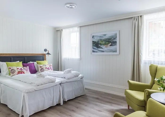 Store Ringheim Og Restaurant 4*