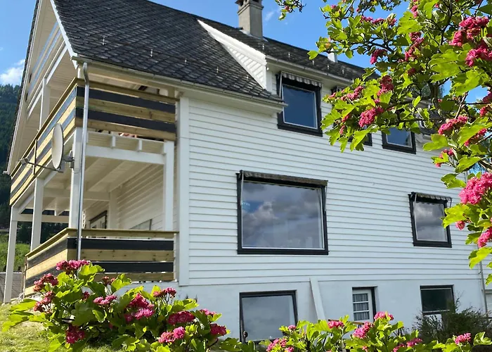 Store Ringheim Og Restaurant Hotel Voss