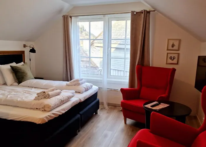 Store Ringheim Og Restaurant Voss