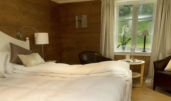 Store Ringheim Og Restaurant Voss